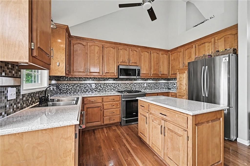 4304 Kensington Drive — photo 12
