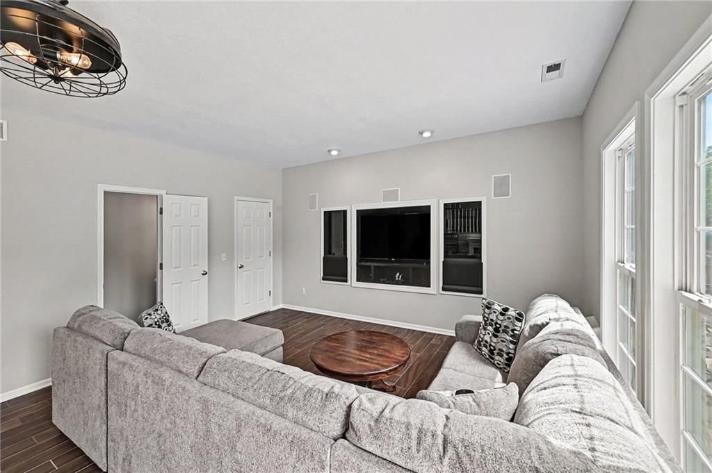 4304 Kensington Drive — photo 27