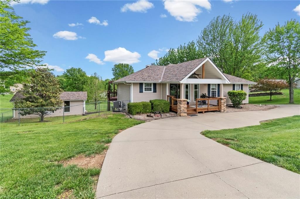 7525 N Amity Avenue — photo 3