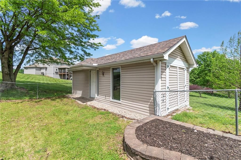 7525 N Amity Avenue — photo 13