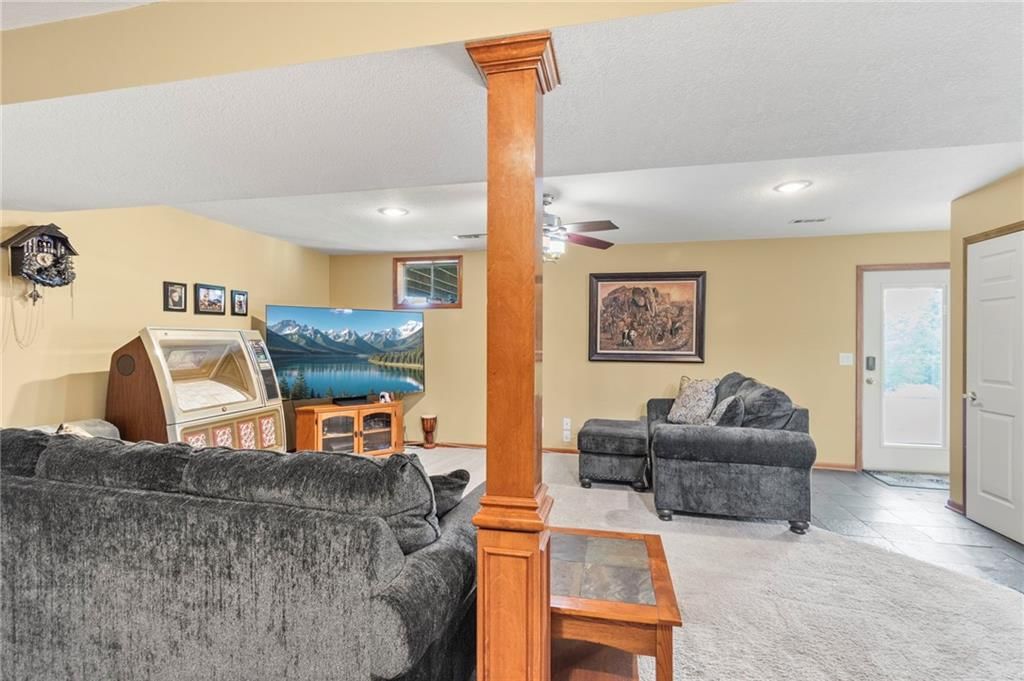 7525 N Amity Avenue — photo 33