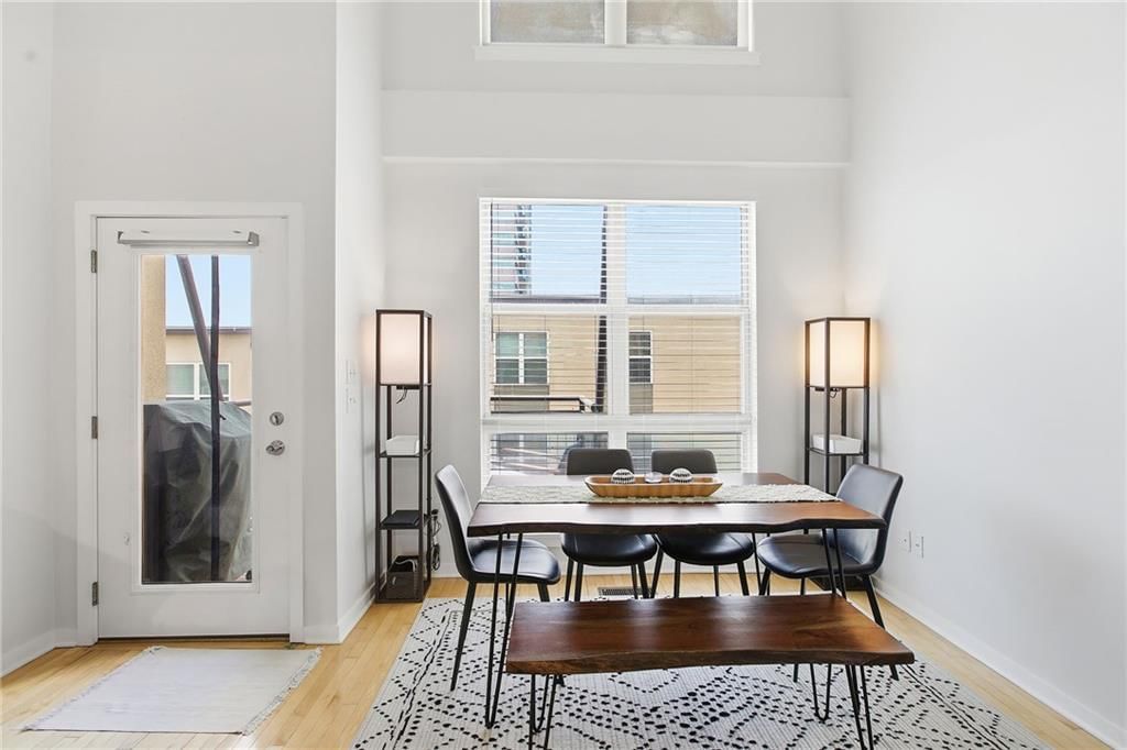4565 Madison Avenue — photo 12