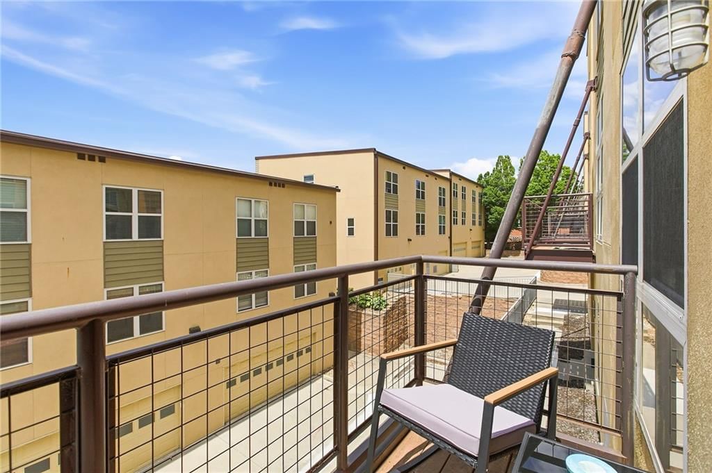 4565 Madison Avenue — photo 13