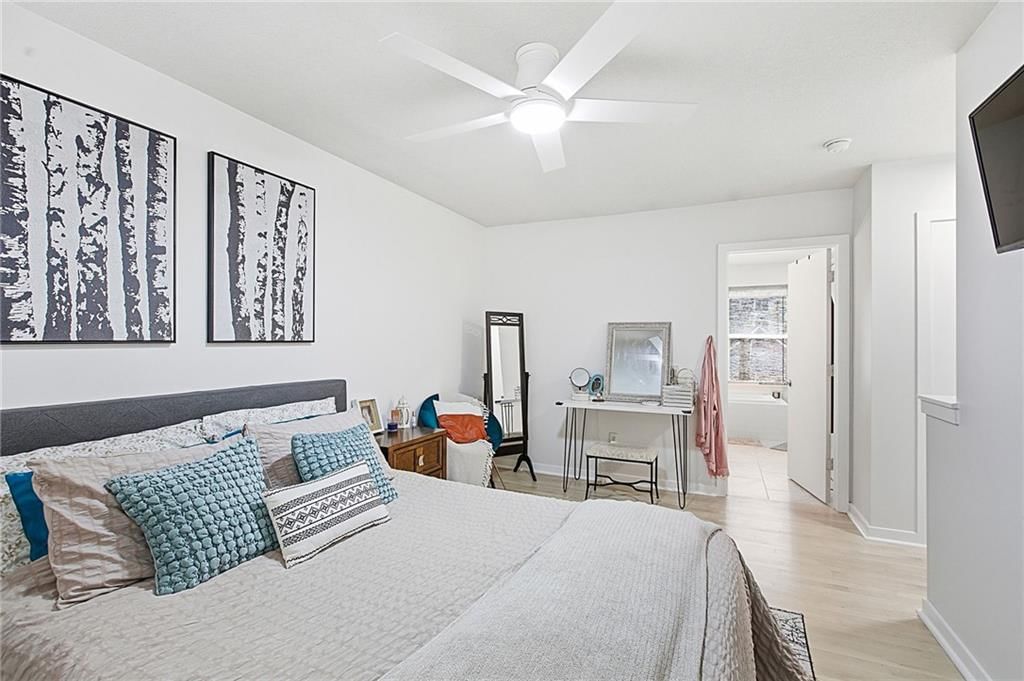 4565 Madison Avenue — photo 15