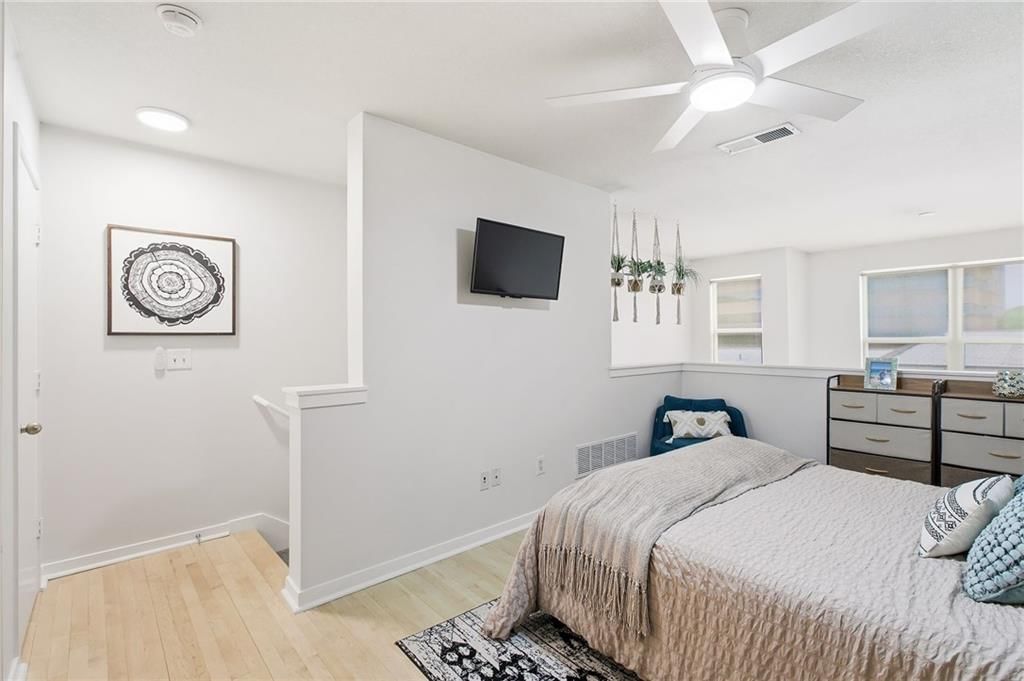 4565 Madison Avenue — photo 19
