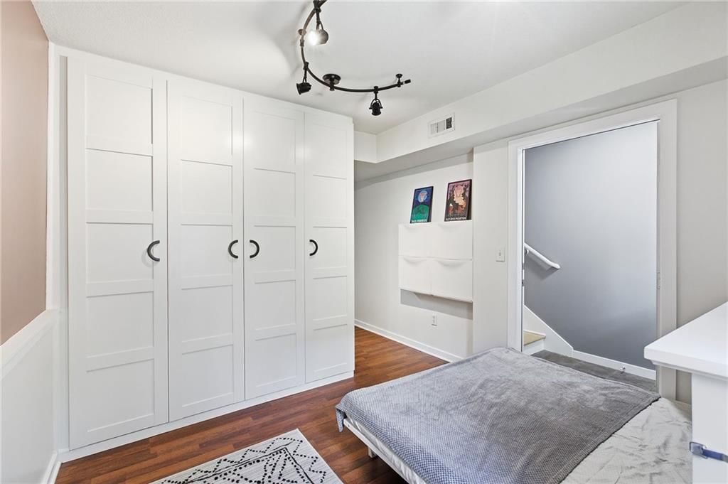 4565 Madison Avenue — photo 24