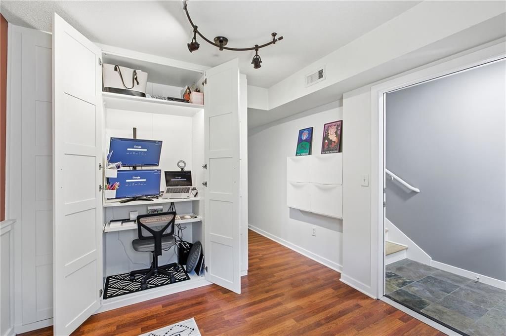 4565 Madison Avenue — photo 26