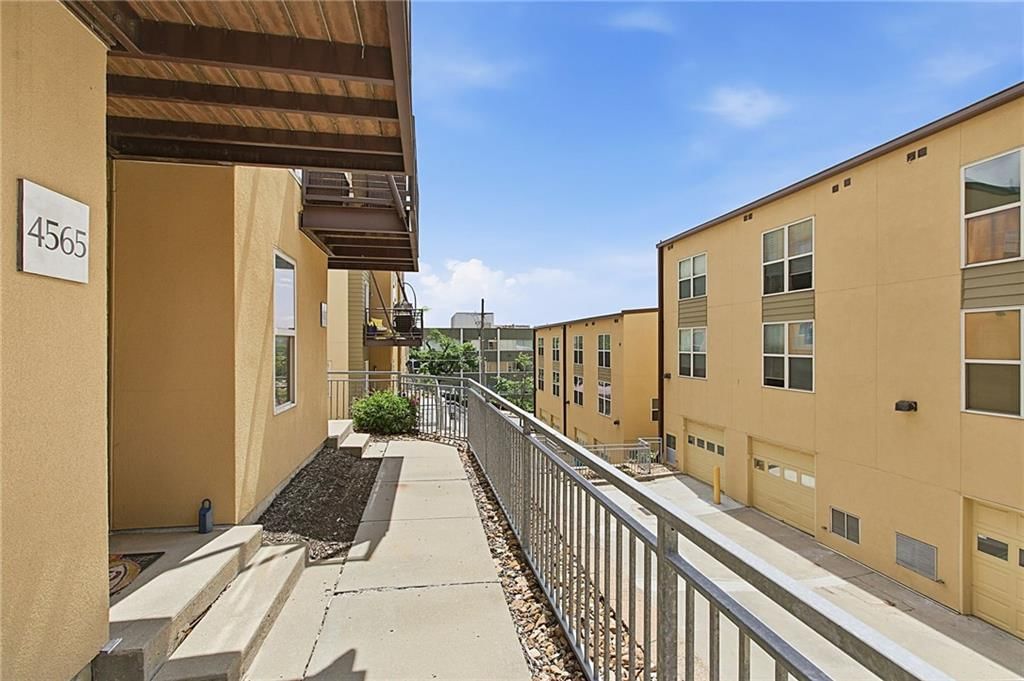 4565 Madison Avenue — photo 31