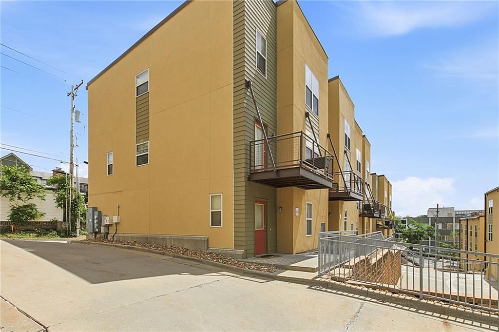 4565 Madison Avenue — photo 33