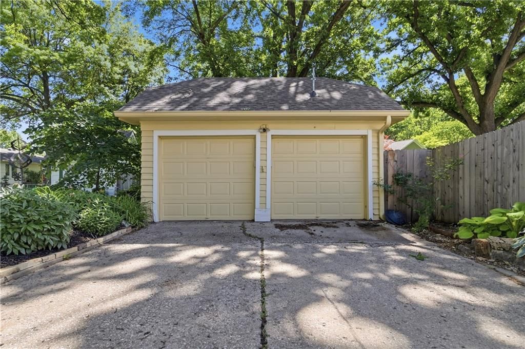 6815 Lamar Avenue — photo 35