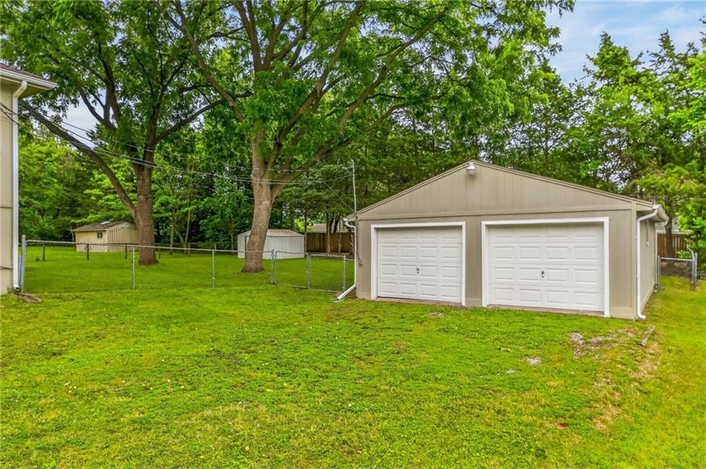 17251 South Benton Street — photo 6