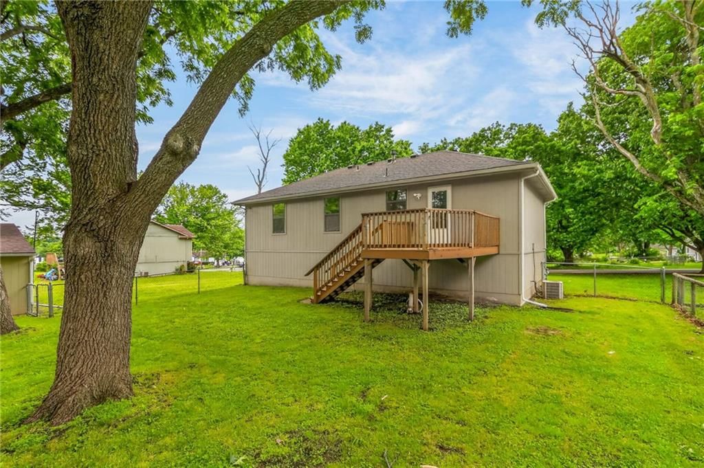 17251 South Benton Street — photo 8