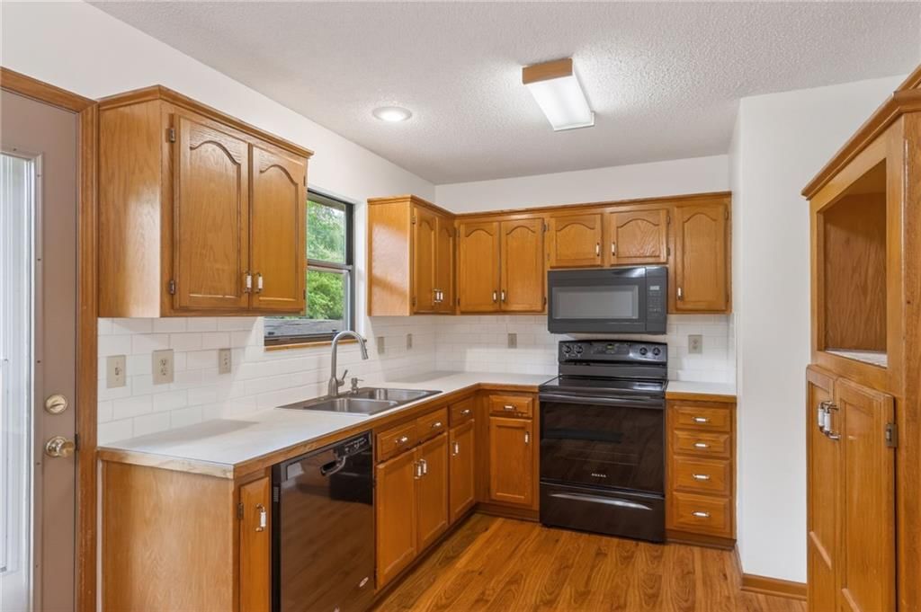 17251 South Benton Street — photo 18