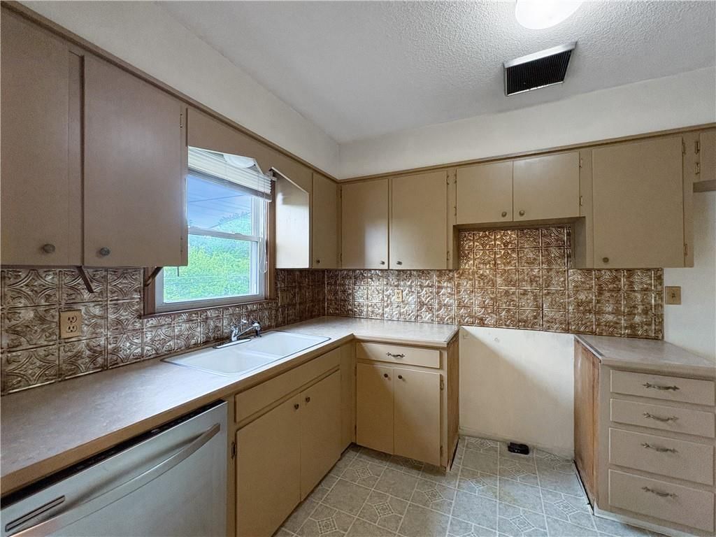 6700 E 135th Street — photo 11