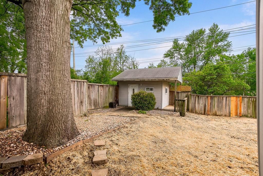 8817 W 82nd Terrace — photo 31
