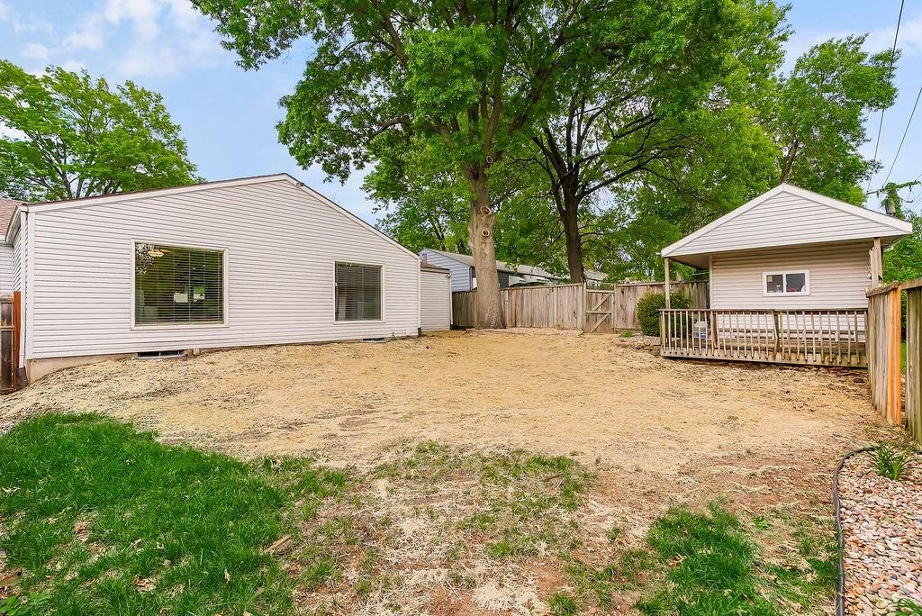 8817 W 82nd Terrace — photo 33