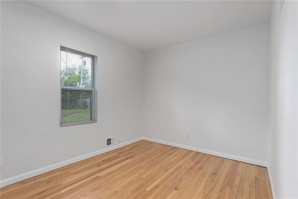 1400 E Loula Street — photo 11