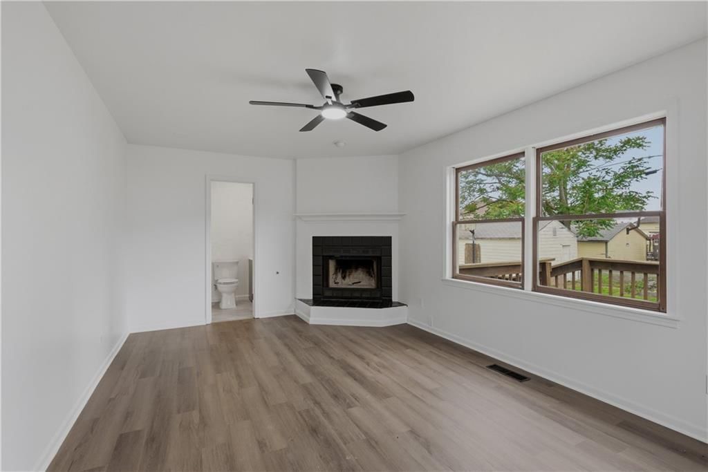 2407 Seneca Street — photo 12