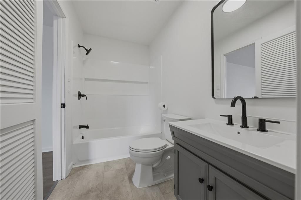 2407 Seneca Street — photo 14