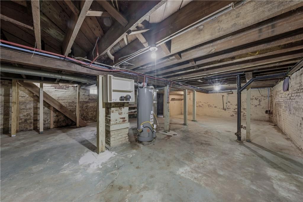 2407 Seneca Street — photo 20