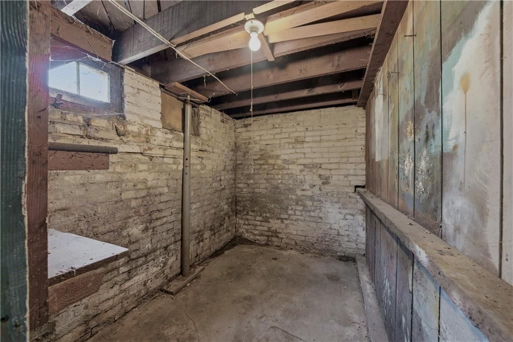 2407 Seneca Street — photo 21