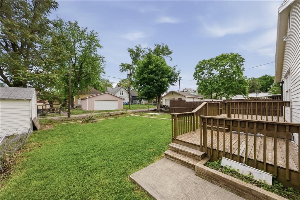 2407 Seneca Street — photo 23