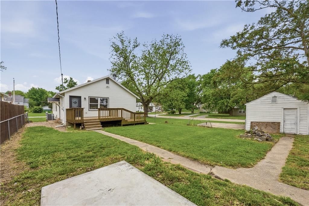 2407 Seneca Street — photo 26
