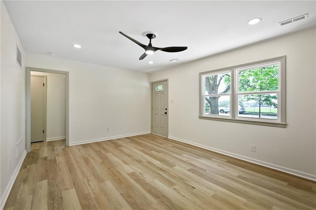 7017 N Campbell Street — photo 3