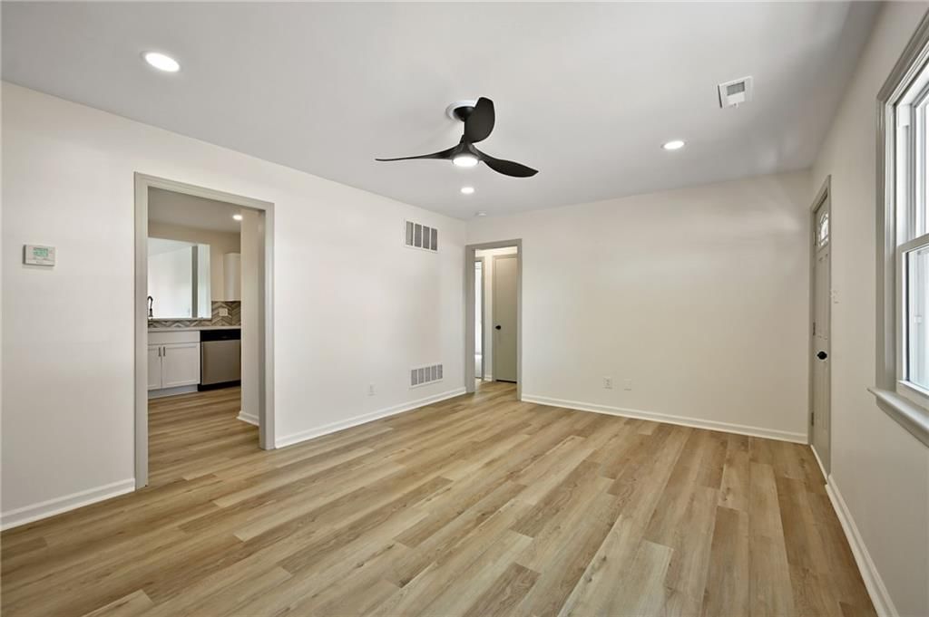 7017 N Campbell Street — photo 4