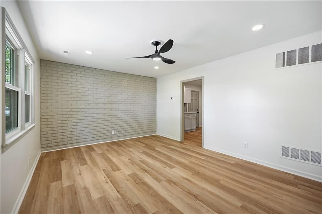 7017 N Campbell Street — photo 6