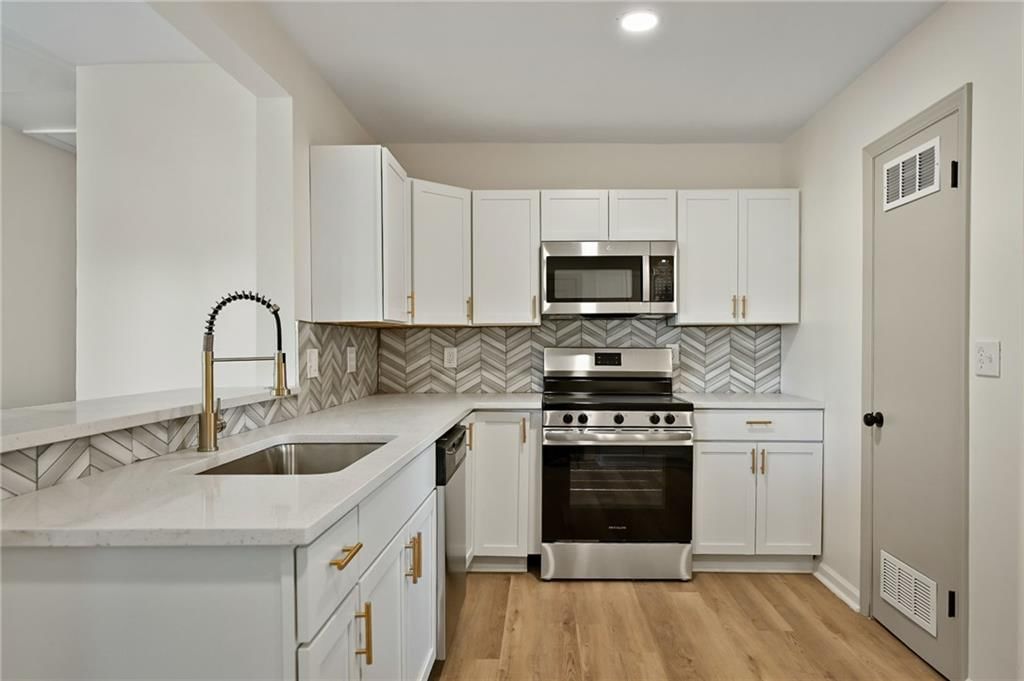 7017 N Campbell Street — photo 8