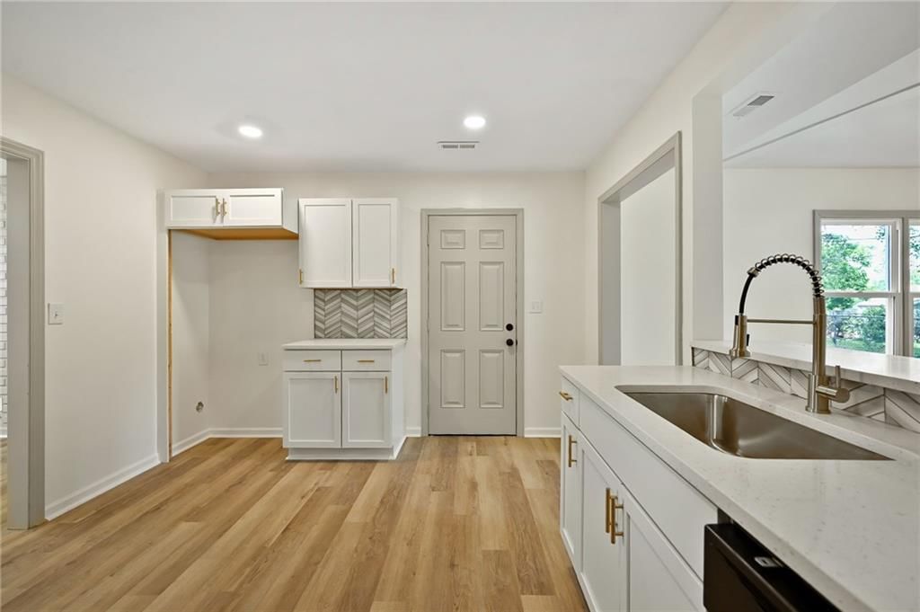 7017 N Campbell Street — photo 9