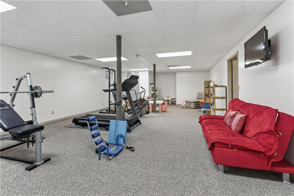 109 Crestwood Estates — photo 44