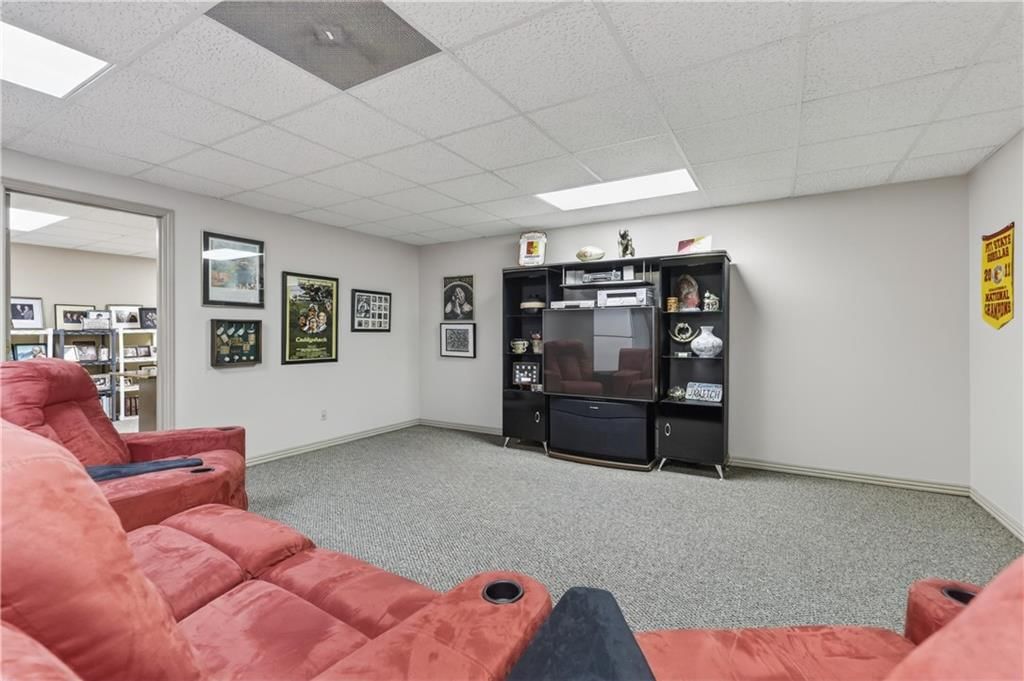 109 Crestwood Estates — photo 45