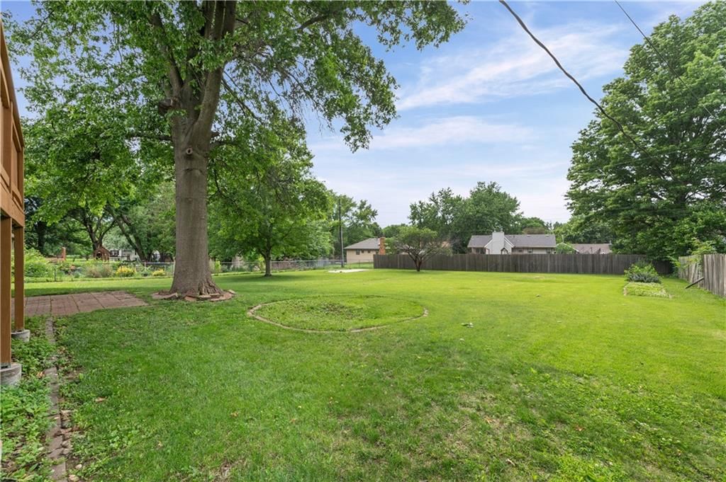 11424 N Woodland Avenue — photo 32