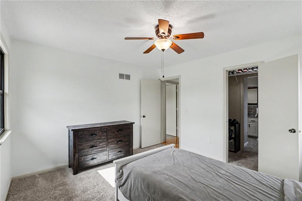 300 E Casey Road — photo 13