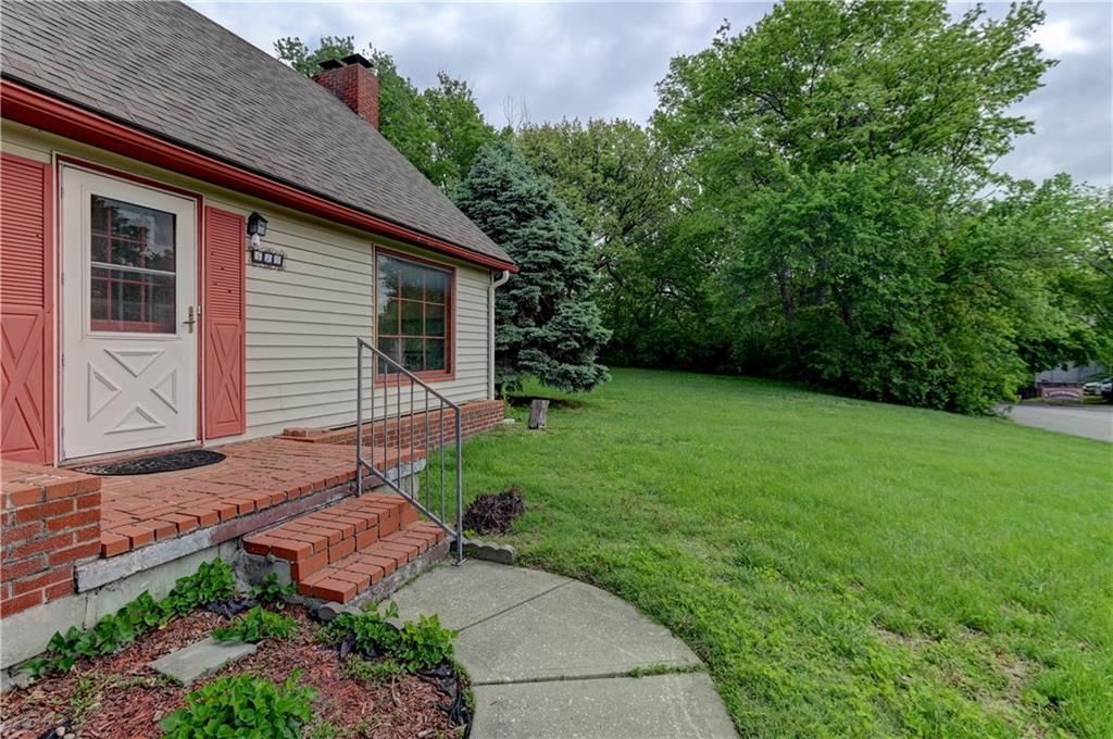 510 Vilas Street — photo 2