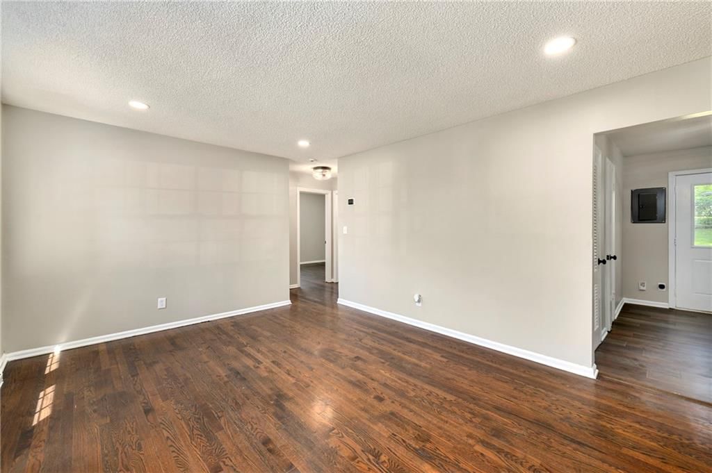 6218 Rowland Avenue — photo 4