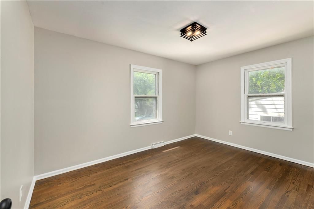 6218 Rowland Avenue — photo 11