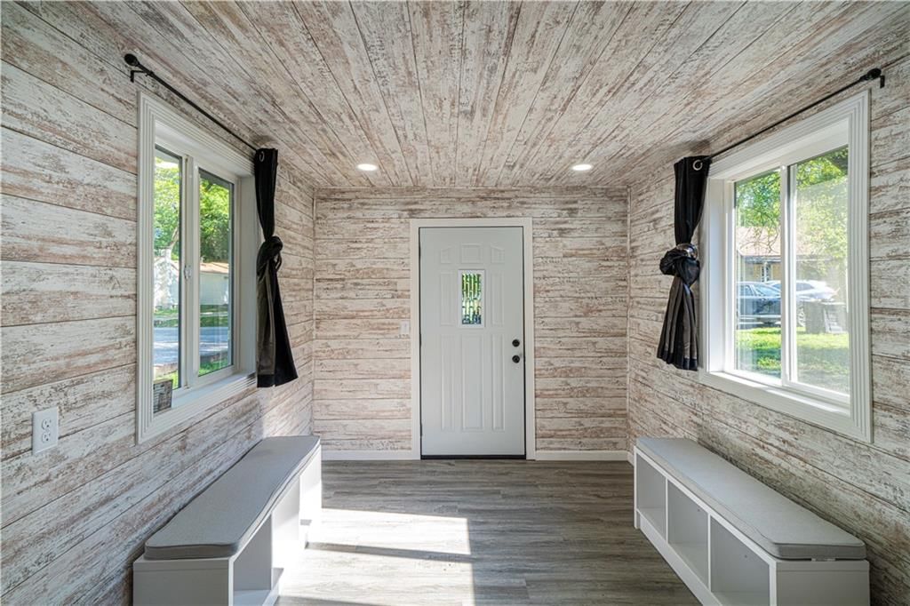 2506 Oak Street — photo 4