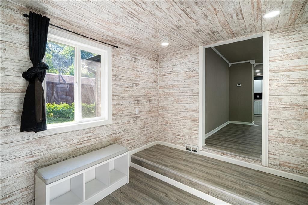 2506 Oak Street — photo 5