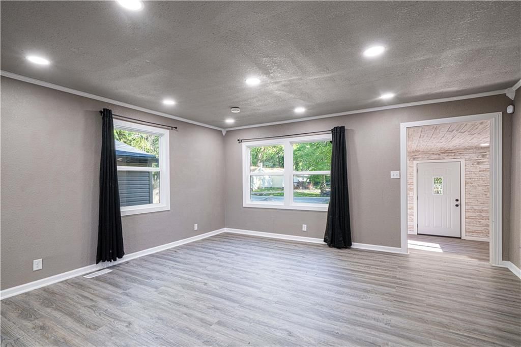 2506 Oak Street — photo 6