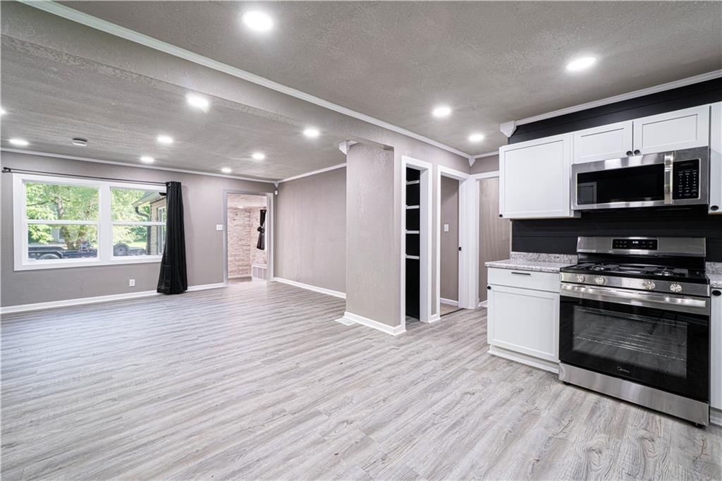 2506 Oak Street — photo 7