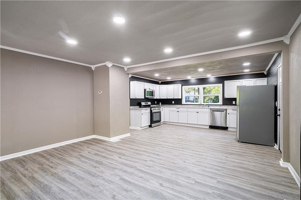2506 Oak Street — photo 8
