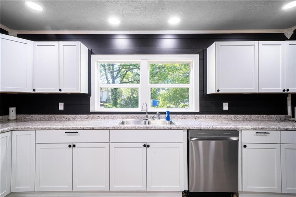 2506 Oak Street — photo 11