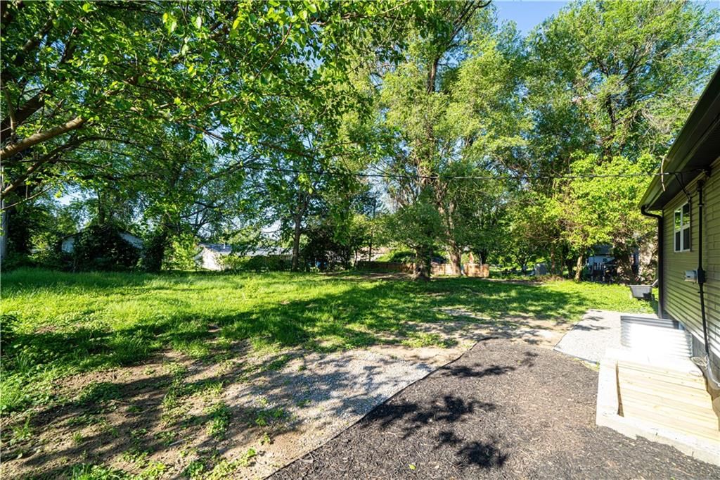 2506 Oak Street — photo 23