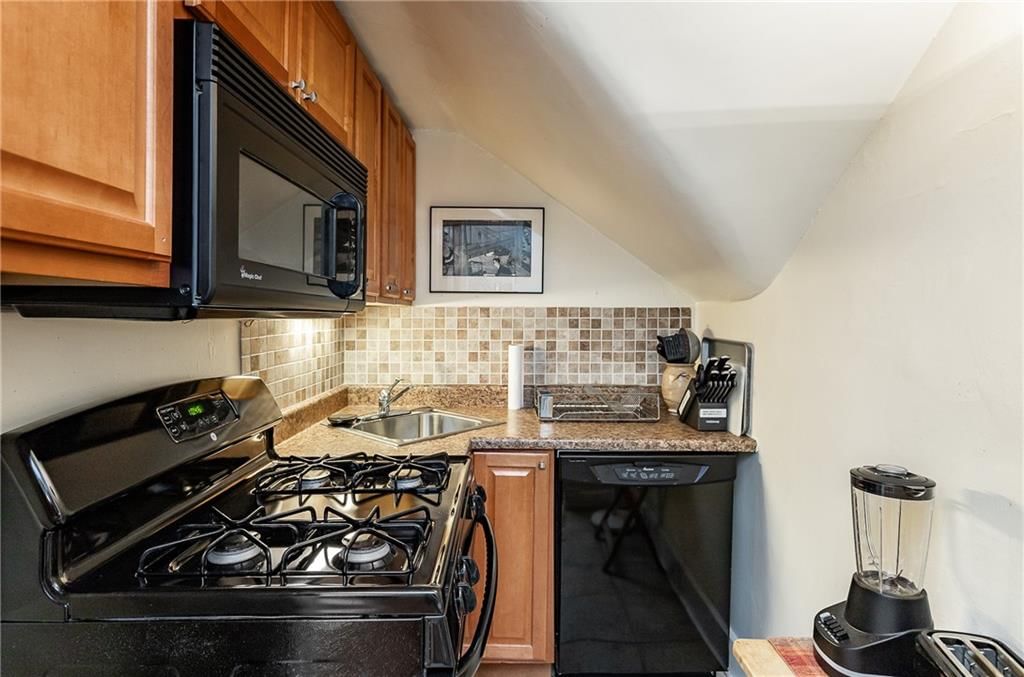 3601 Charlotte Street — photo 57