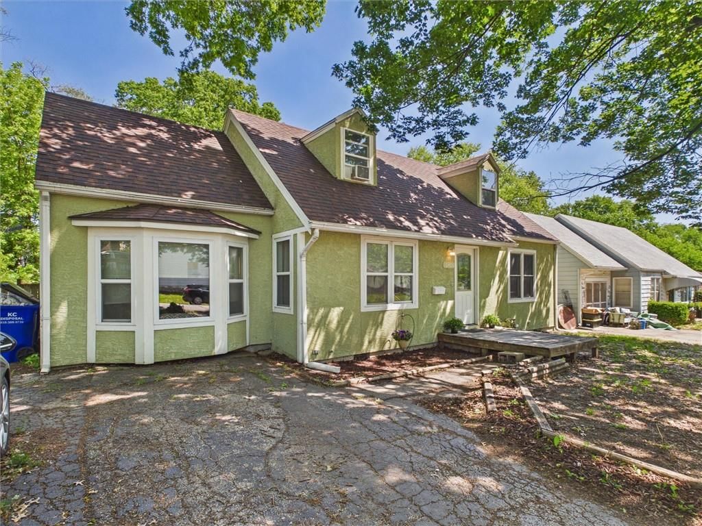 10406 W 56th Terrace — photo 2