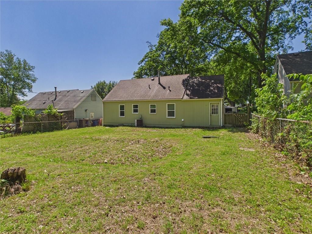 10406 W 56th Terrace — photo 26