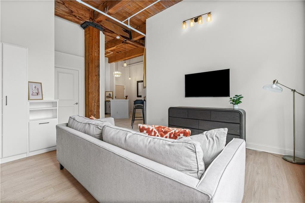 308 W 8th Street — photo 3